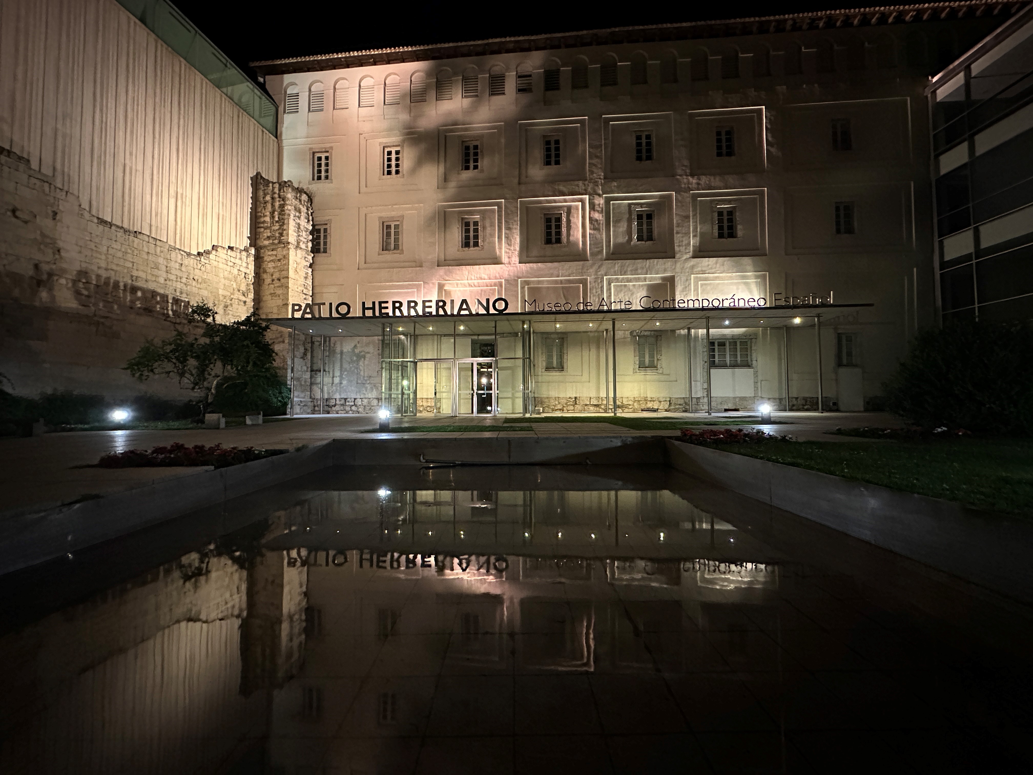 Exterior Museo Patio Herreriano